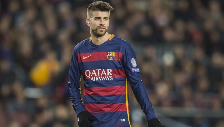 Gerard Pique Bernabéu of FC Barcelona during the Champions League match between FC Barcelona and AS Roma on November 24, 2015 at the Camp Nou stadium in Barcelona, Spain.(Photo by VI Images via Getty Images)