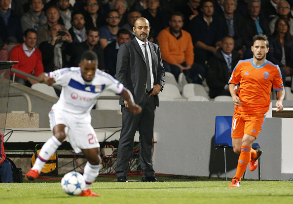 LYON, FRANCE - SEPTEMBER 29: Coach of Valencia CF Nuno Espirito Santo (C) looks on during the UEFA Champions league match between Olympique Lyonnais (OL) and Valencia CF at Stade de Gerland on September 29, 2015 in Lyon, France. (Photo by Jean Catuffe/Getty Images)